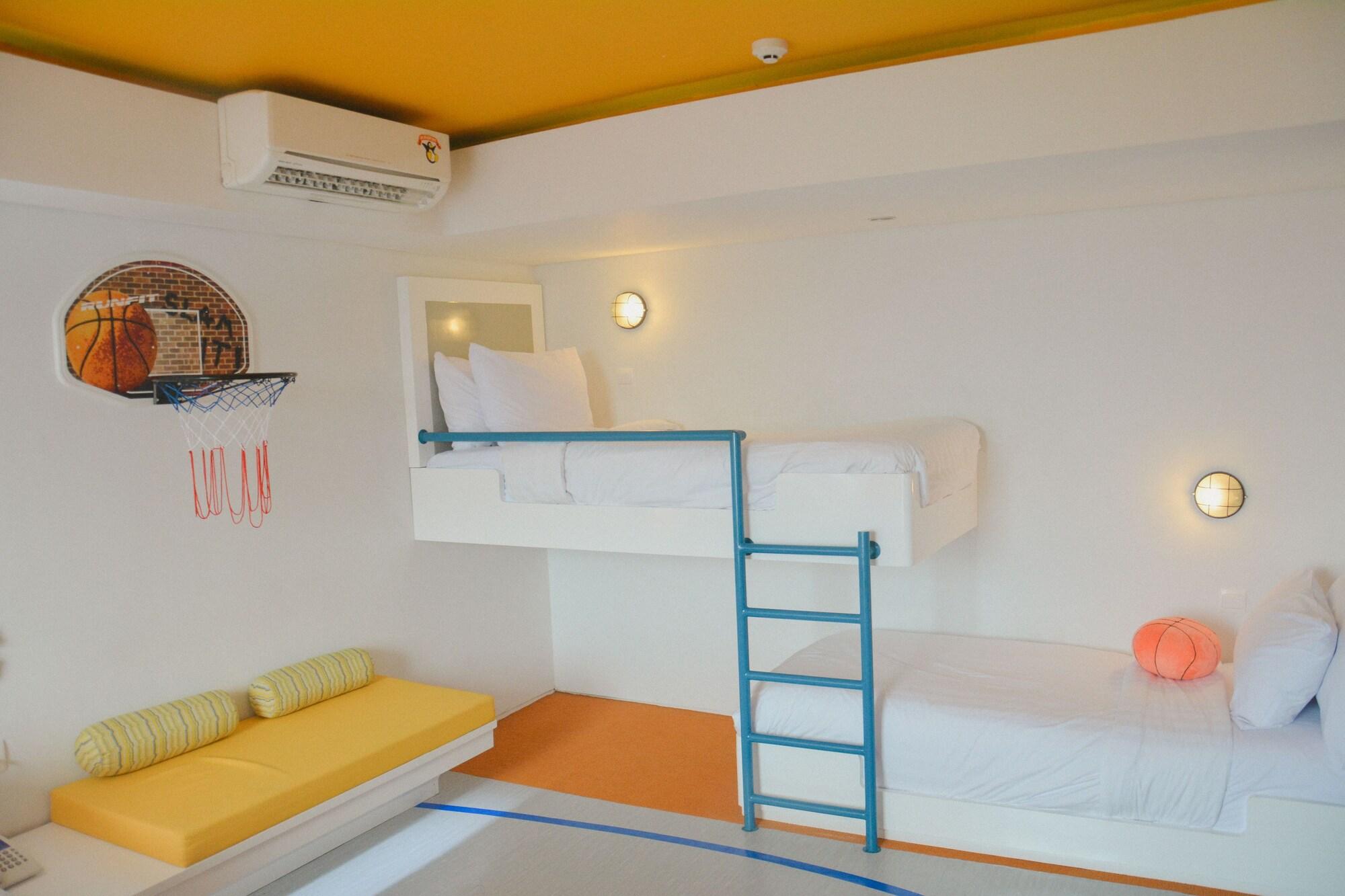 Berry Glee Thematic Hotel Kuta Lombok Εξωτερικό φωτογραφία