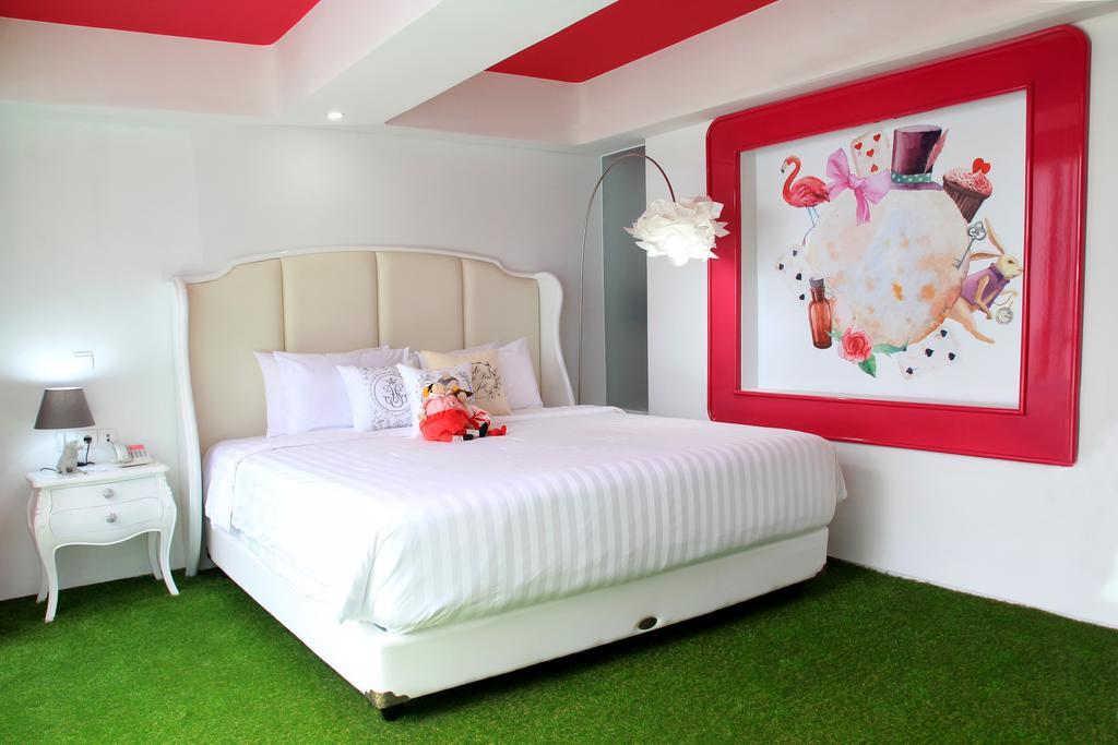 Berry Glee Thematic Hotel Kuta Lombok Εξωτερικό φωτογραφία