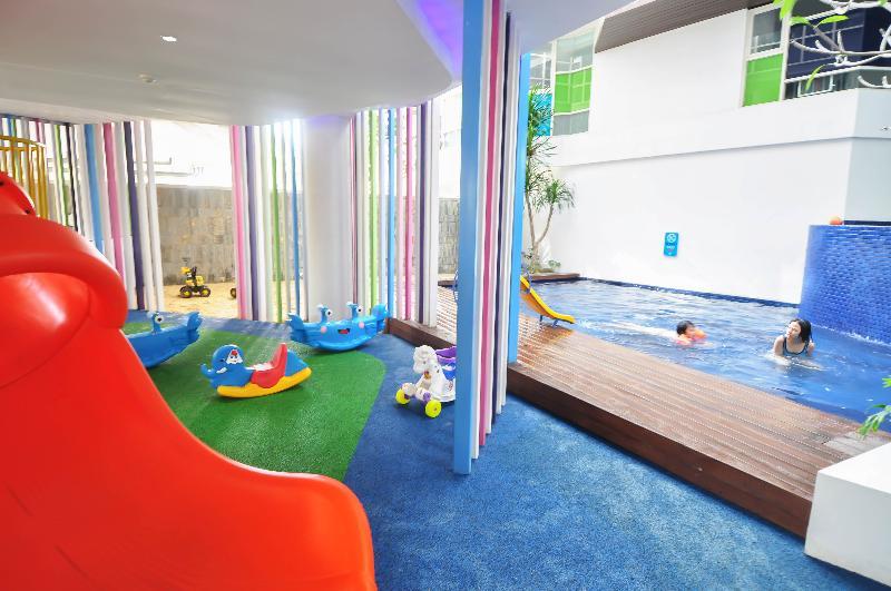 Berry Glee Thematic Hotel Kuta Lombok Εξωτερικό φωτογραφία